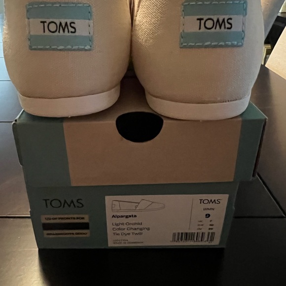 Toms brand new. Womens size 9..beige color. - Picture 4 of 4